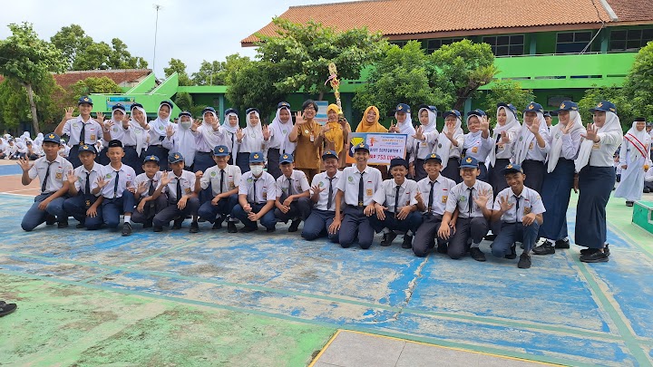 Penyerahan Hadiah dan Prestasi Siswa